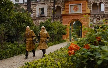 Jamie Lannister with Bronn arrives at the palace gardens